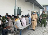Phát hiện nhiều tài xế dương tính với ma tuý tại Nhà Bè ảnh 2 Công an TP Thủ Đức kiểm tra ma tuý tài xế ra vào cảng Phú Hữu