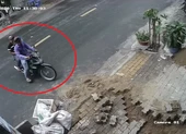 1 phụ nữ lấy trộm 1,8 tỉ đồng rồi chụp hình khoe trên mạng ảnh 3 Xuất hiện nhóm trộm bẻ khóa xe máy chỉ trong 6 giây tại quận 7