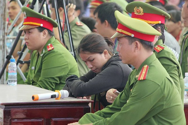 Xử vụ thảm sát Bình Phước: Dương, Tiến lãnh án tử, Thoại 16 năm tù ảnh 17 Xử vụ thảm sát Bình Phước: Dương, Tiến lãnh án tử, Thoại 16 năm tù ảnh 17