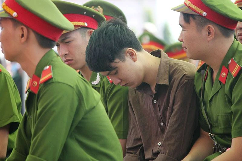 Xử vụ thảm sát Bình Phước: Dương, Tiến lãnh án tử, Thoại 16 năm tù ảnh 20 Xử vụ thảm sát Bình Phước: Dương, Tiến lãnh án tử, Thoại 16 năm tù ảnh 20