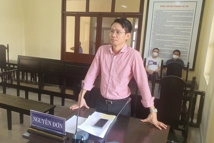  Anh Huỳnh Thanh Lam tại phiên toà yêu cầu Viện kiểm sát thành phố Cà Mau bồi thường  oan. Ảnh: TRẦN VŨ  