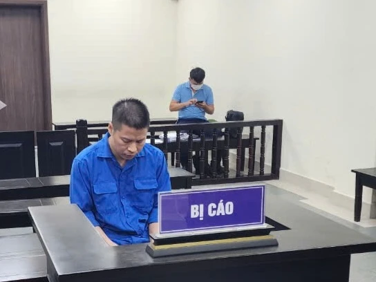 Cán bộ công an sổ đỏ giả.jpg