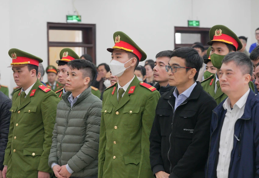 Các bị cáo tại phiên tòa. Ảnh: CTV Trịnh Văn Quyết.png