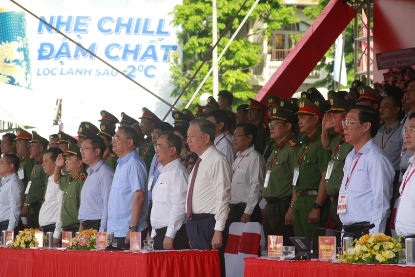 Chủ tịch nước Tô Lâm đến dự lễ ra mắt Lực lượng tham gia bảo vệ an ninh, trật tự cơ sở