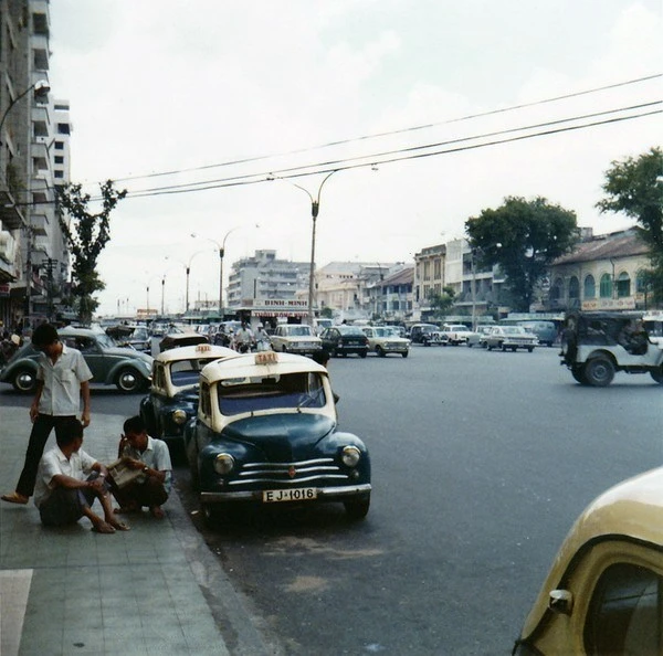 Hình ảnh xe taxi ở Sài Gòn trước giải phóng ảnh 1 Hình ảnh xe taxi ở Sài Gòn trước giải phóng