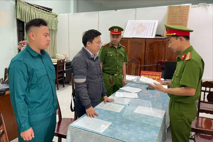 Hà Hải Đăng bị bắt tạm giam. Ảnh: CA Giám đốc phòng giao dịch ngân hàng lừa đảo