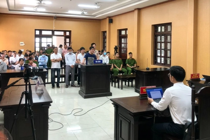 Cựu Giám đốc Trung tâm Pháp y và chánh toà Lao động Quảng Ngãi lĩnh án tù. Ảnh: TN Cựu Giám đốc Trung tâm Pháp y và chánh toà Lao động Quảng Ngãi lĩnh án tù. Ảnh: TN