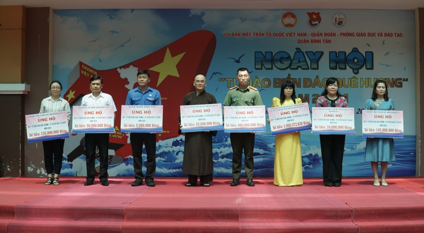 Nhấn vào ảnh để phóng to Vì biển đảo quê hương – Vì tuyến đầu Tổ quốc
