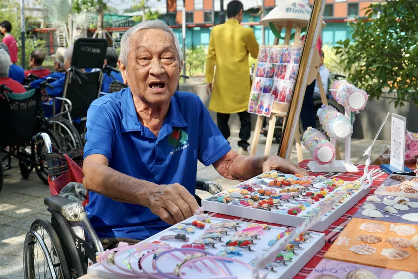 nguoi-dan-bi-anh-huong-boi-bao-lu-5.JPG người dân bị ảnh hưởng bởi bão lũ