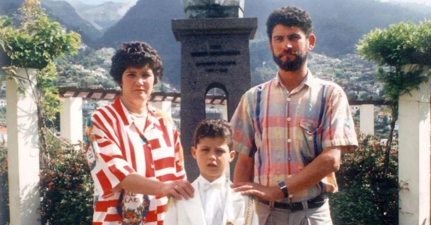 The childhood of Portugal's number one striker with his parents. Photo: GETTY.