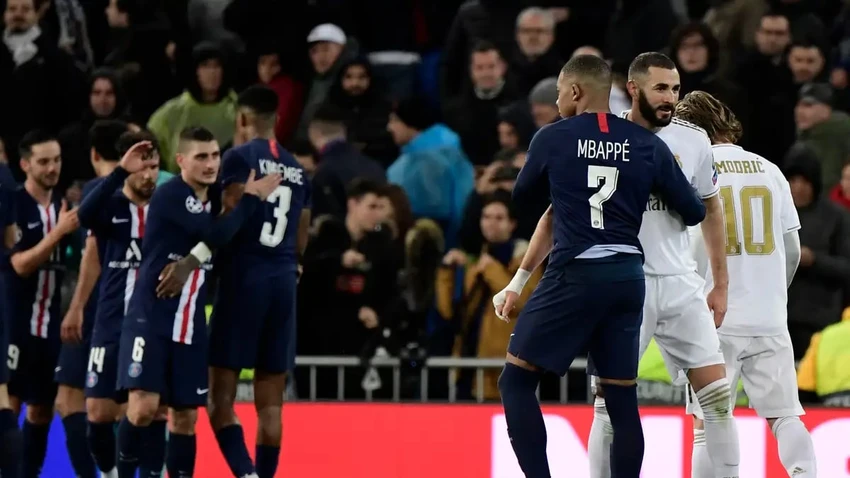 Mbappé lleva la camiseta número 9