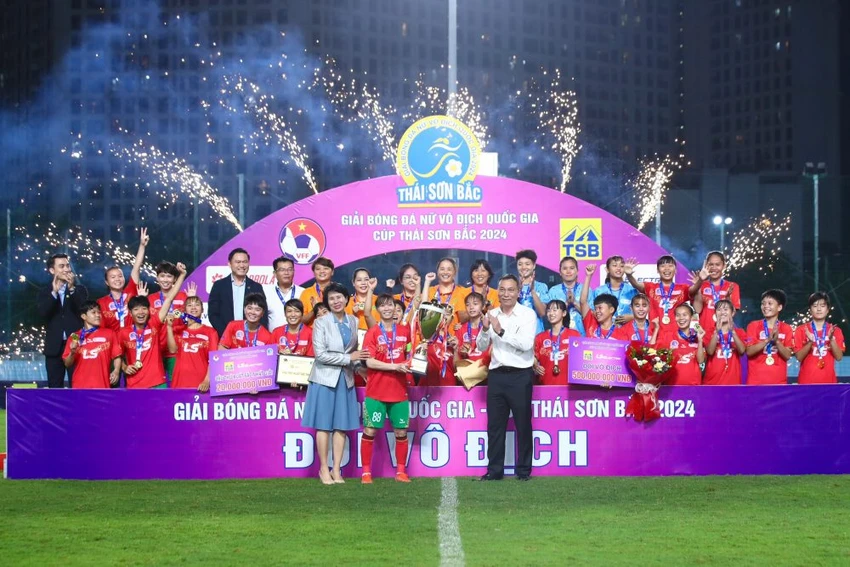 aff-cup-2024-quyet-dinh-qua-bong-vang (2).jpg