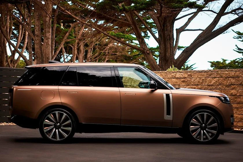 Phiên bản Range Rover SV Carmel. Ảnh: Carbuzz.