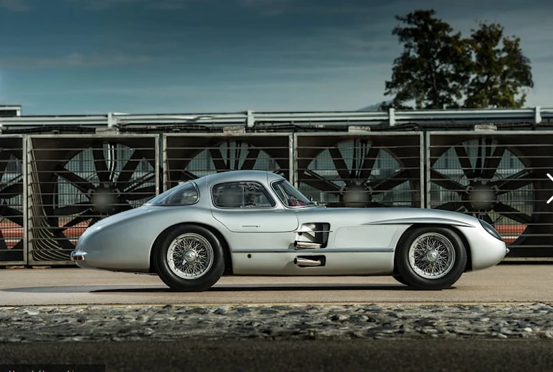 Mercedes-Benz 300 SLR Uhlenhaut Coupe được đấu giá hơn 140 triệu USD. Ảnh: Carbuzz.