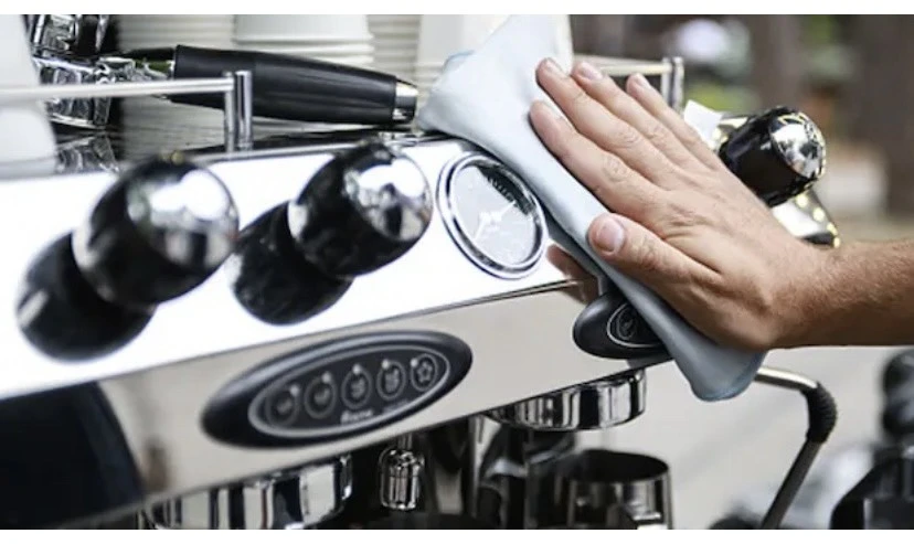 5 sai lầm bạn nên tránh khi vệ sinh máy pha cà phê.jpg