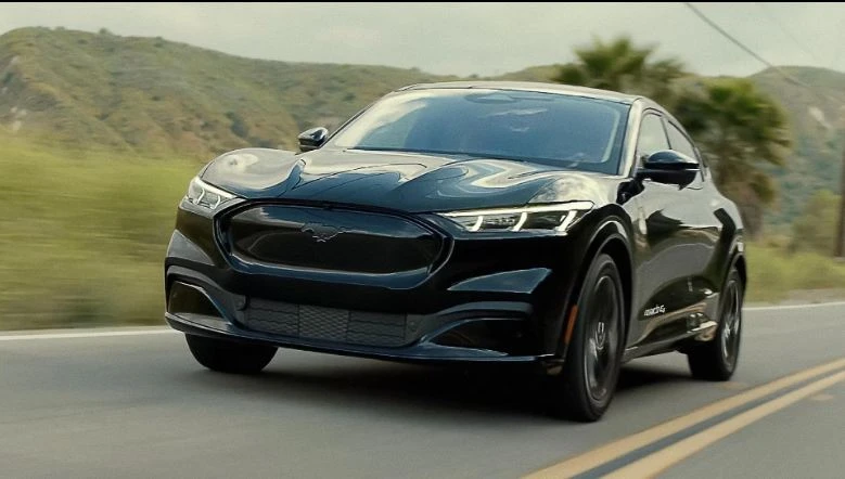 Chiếc xe điện này được ví như một máy phát điện. Ảnh: Ford. Đây là những xe điện có sạc hai chiều.JPG