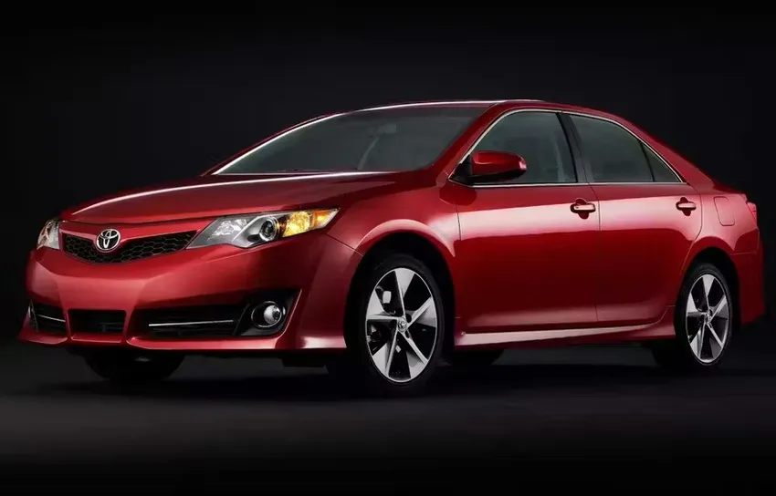 Tại sao Toyota Camry 2013 là mẫu xe cũ đáng mua nhất.jpg