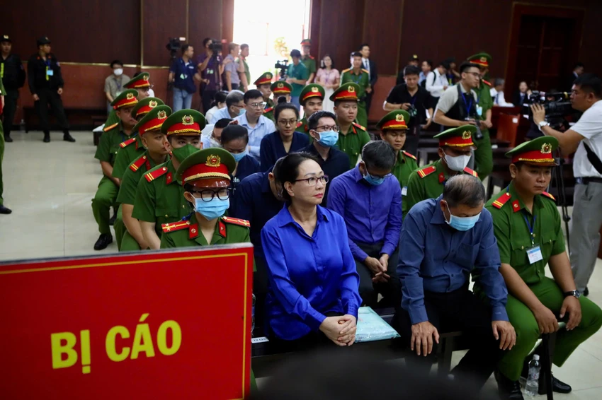 Công ty Hồng Hà và ông Nguyễn Sơn Hoa là người liên quan trong vụ án đề nghị tách quan hệ dân sự để giải quyết bằng vụ án riêng với ngân hàng SCB. Ảnh: NGUYỆT NHI ngân hàng SCB