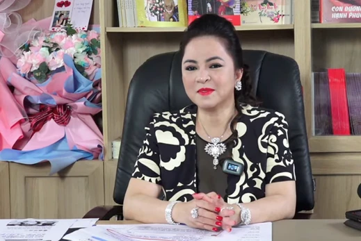 nguyen-phuong-hang (1).png