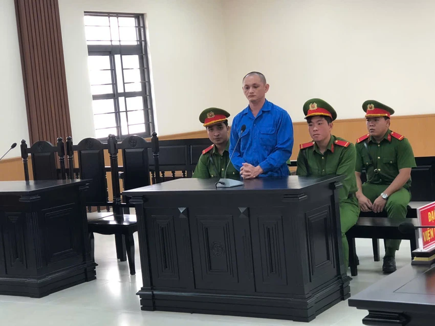 Đang chấp hành án tù chung thân, Nguyễn Tiến Ngân lại dung dao đâm Phó Giám thị trại giam Định Thành. Ảnh: HD giám thị trại giam định thành
