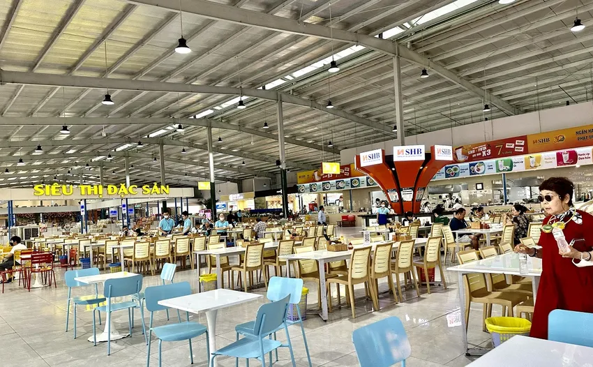 Quy mô của trạm dừng Phúc Lộc lên tới 12ha, được thiết kế theo tiêu chuẩn của trung tâm mua sắm sầm uất