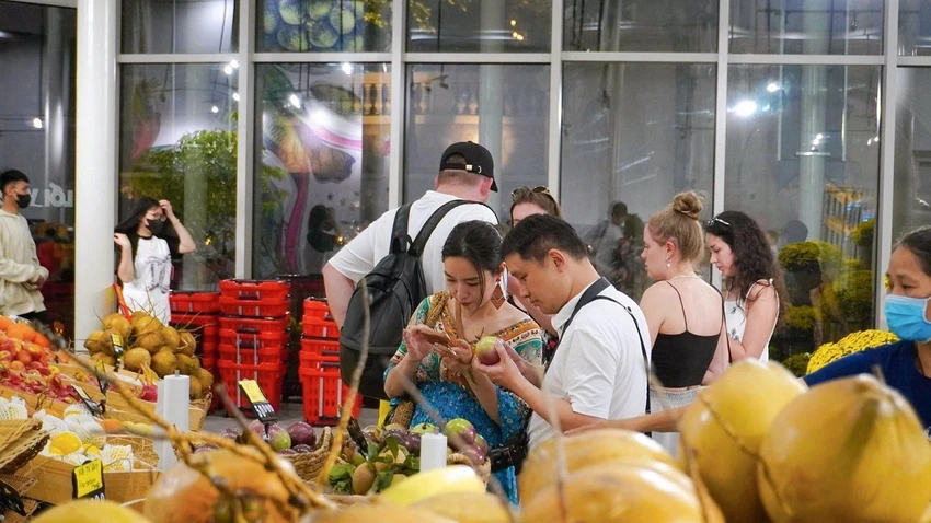 Opening the largest supermarket in Phu Quoc in Hoang Hon Town