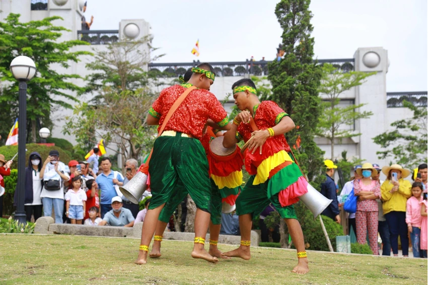 Nhiều trải nghiệm độc nhất vô nhị, núi Bà Đen tấp nập du khách tới thăm quan dịp lễ 30-4