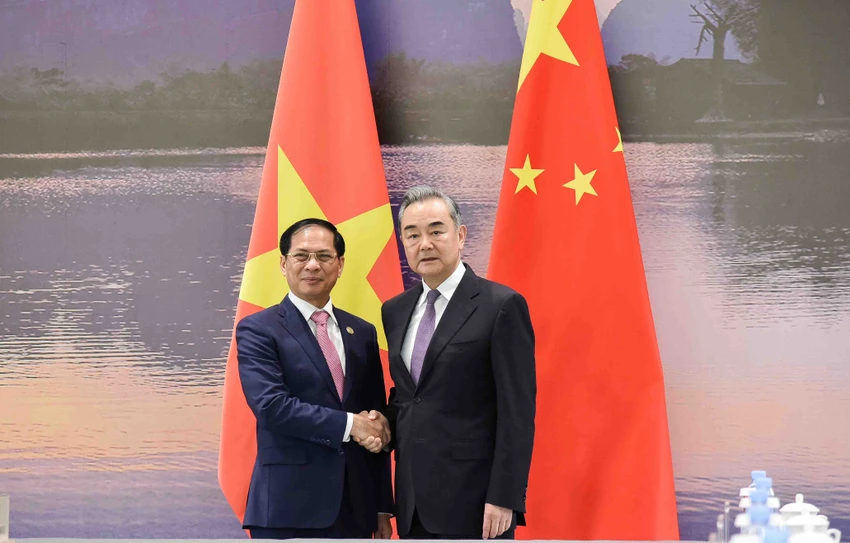 Bộ trưởng Ngoại giao Bùi Thanh Sơn hội đàm với Bộ trưởng Ngoại giao Trung Quốc Vương Nghị