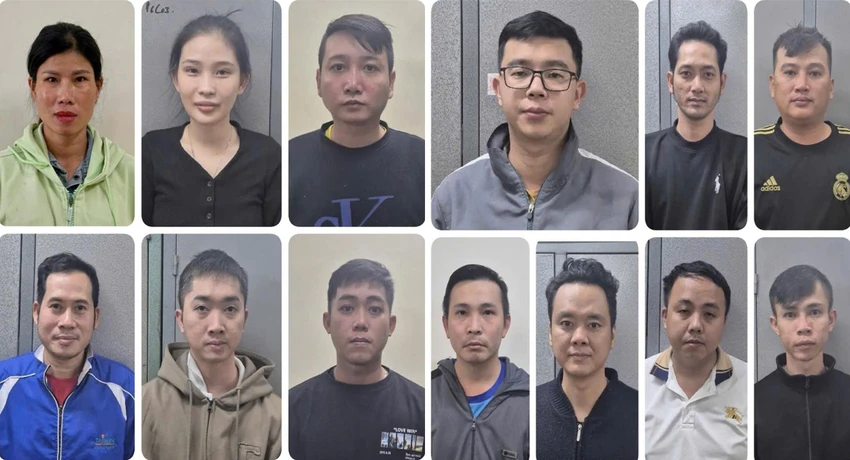 Nhóm bị can trong vụ án. Ảnh CA Bộ Công an đã khởi tố 13 người để điều tra về việc sử dụng mạng máy tính, mạng viễn thông, phương tiện điện tử thực hiện hành vi chiếm đoạt tài sản.