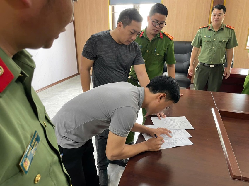 Tài khoản bất ngờ có 1,2 tỷ đồng, liền báo công an tìm người chuyển khoản nhầm.jpg