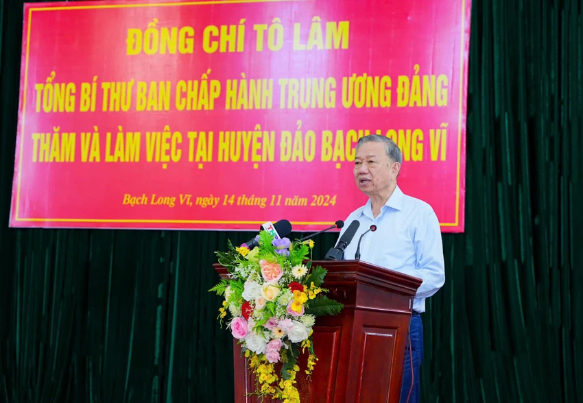 tong-bi-thu-to-lam-dua-bach-long-vi-tro-thanh-phao-dai-bao-ve-vung-bien-vung-troi-to-quoc-tren-vinh-bac-bo-5.jpg