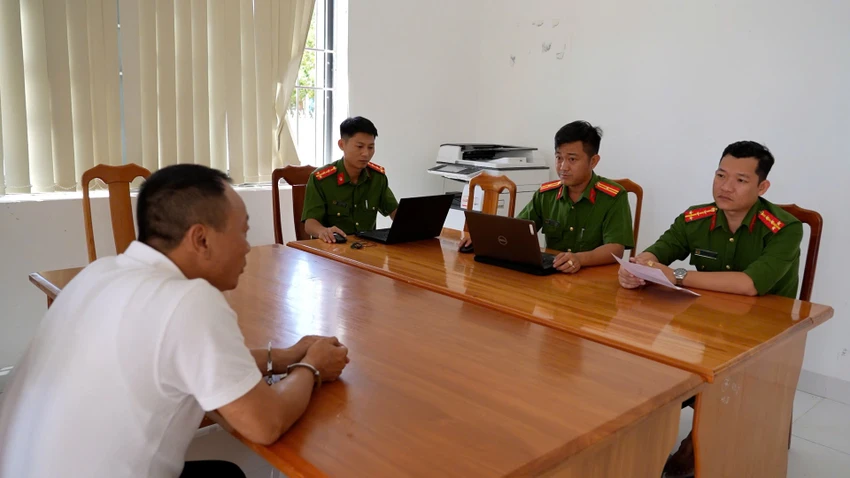 dai-ta-canh-sat (2).jpg