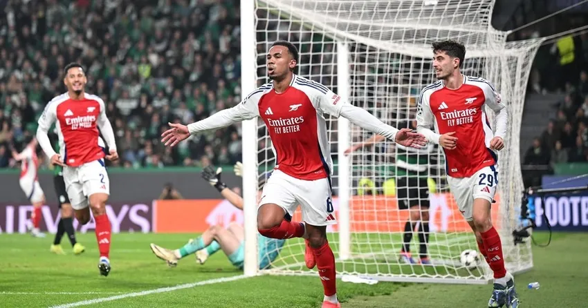 Arsenal hạ gục West Ham trong trận đấu kỳ lạ