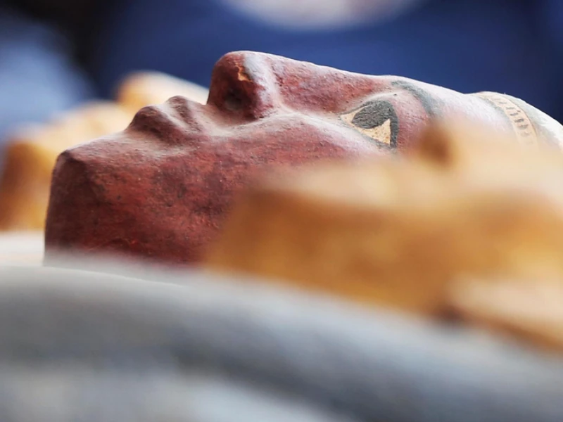 Ai Cập mở nắp quan tài xác ướp 2.500 năm ảnh 5