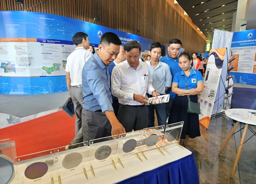 Nhân lực chất lượng cao là một trong những hướng đi trọng tâm của Đà Nẵng khi gia nhập ngành công nghiệp bán dẫn và AI. Ảnh: TẤN VIỆT cong-nghiep-ban-dan-1.jpg