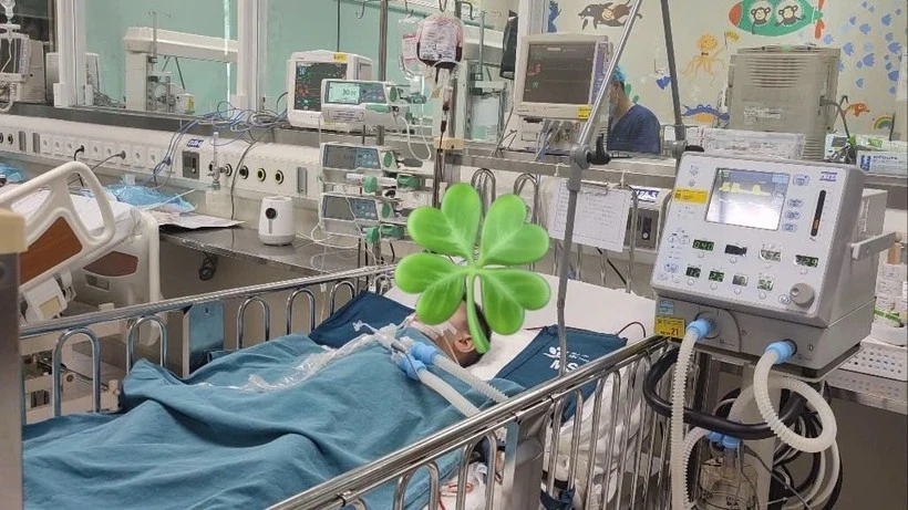 nộp đủ tiền mới cấp cứu