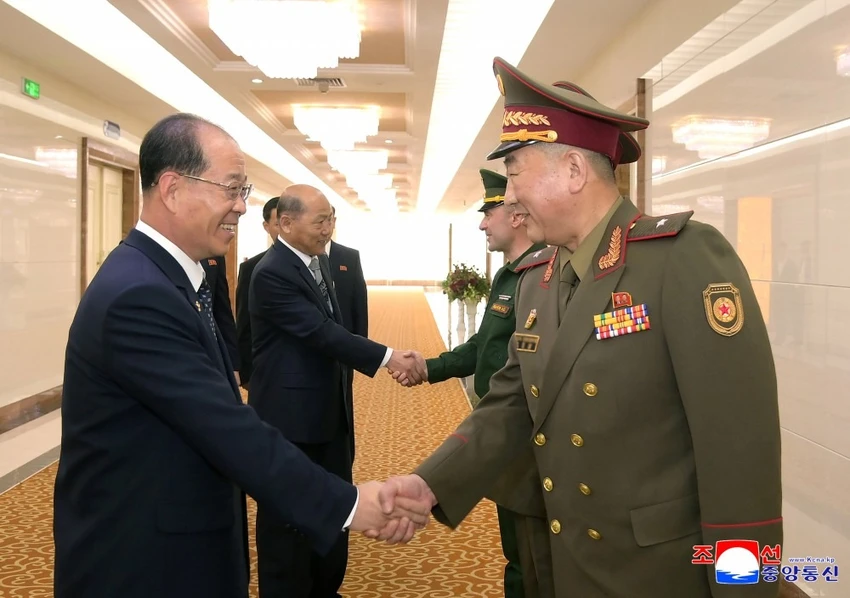 Đoàn đại biểu quân sự Triều Tiên đã lên đường đến Nga để tham dự một sự kiện quốc tế. Ảnh: KCNA Động thái mới của Triều Tiên sau khi xác nhận gửi quân tới Nga.jpg