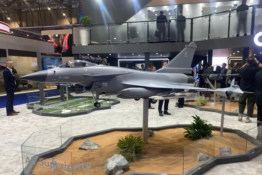 máy bay chiến đấu tàng hình.jpg