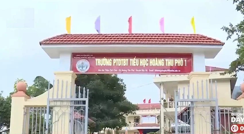 Vụ “bất thường bữa ăn bán trú vùng cao” tại trường PTDTBT Tiểu học Hoàng Thu Phố 1 là lời nhắc nhở dành cho các trường PTDTBT khác cần cung cấp bữa ăn đầy đủ dinh dưỡng cho học sinh người dân tộc thiểu số. Ảnh chụp màn hình vu-bat-thuong-bua-an-ban-tru-vung-cao-tai-diem-truong-ptdtbt-tieu-hoc-hoang-thu-pho-1-la-mot-loi-nhac-nho-danh-cho-cac-truong-ptdtbt-khac-phai-cung-cap-bua-an-day-du-dinh-duong-cho-hoc-sinh-nguoi-dan-toc-thieu-so-3374.jpg