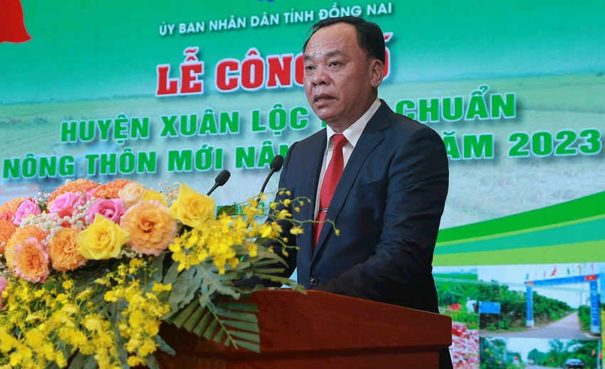 Quyền Chủ tịch UBND tỉnh Võ Tấn Đức phát biểu tại buổi lễ. Ảnh: HV. nông thôn mới 2.jpeg