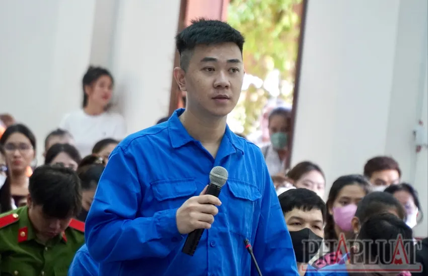 Bị cáo Huỳnh Hữu Tường tại toà. Ảnh: VŨ HỘI thuê diễn viên 2.jpg