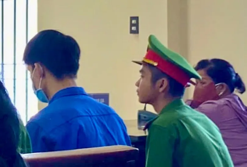 Nam bác sĩ tại phiên tòa nữ bệnh nhân.jpg