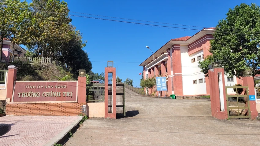 Công trình Trường Chính trị tỉnh Đắk Nông có 1,4 tỉ đồng dư tạm ứng quá hạn đã giải ngân cho doanh nghiệp từ 15 năm trước. Ảnh: VŨ LONG Truong-chinh-tri-daknong.jpg