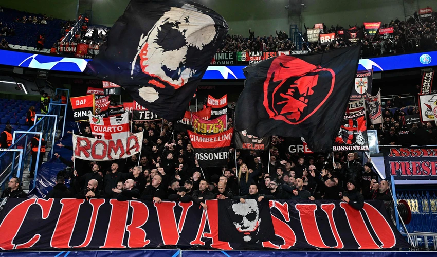 Hình ảnh fan của AC Milan cũng chẳng vừa. Ảnh: S.E Lee-13.jpg
