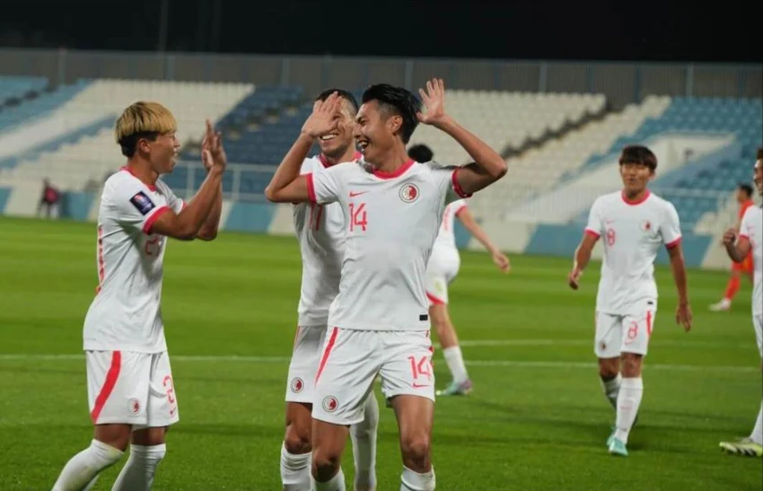 Poon Pin-hin (14) hoàn thành cú đúp giúp Hong Kong ngược dòng đánh bại Trung Quốc 2-1. Ảnh: HKFA andersen-hong-kong-tq-4906.jpg