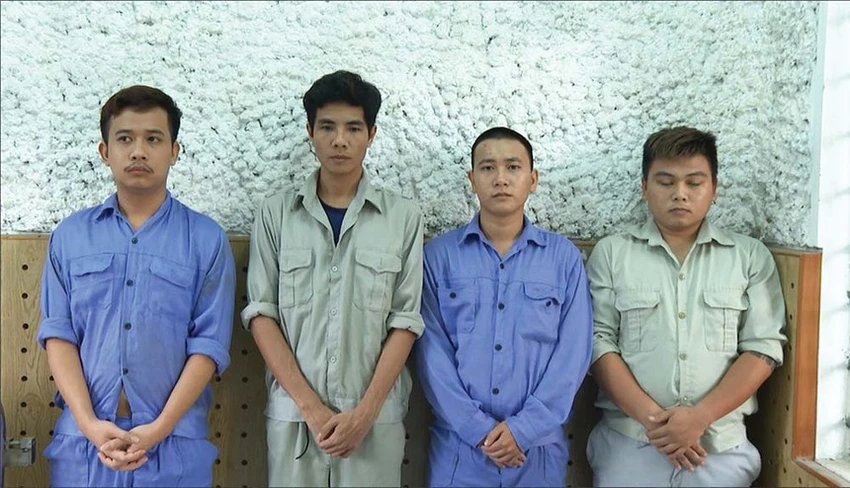 Một số thành viên trong đường dây mua bán hóa đơn trái phép của Nguyễn Minh Tú. Ảnh: Công an tỉnh Phú Thọ hóa đơn