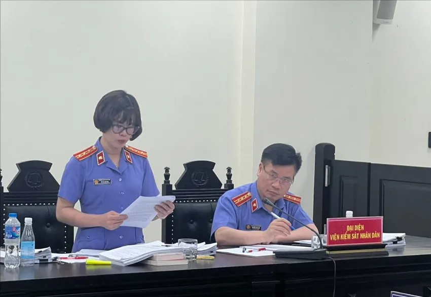 Đại diện VKS tại phiên tòa Vimedimex. Ảnh: CTV Vimedimex (5).jpg