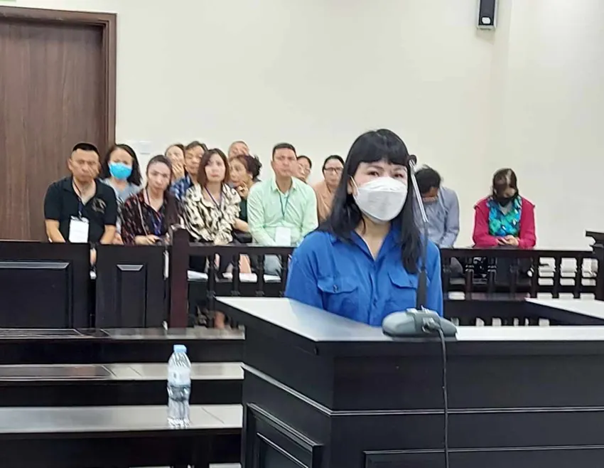 Bị cáo Vũ Thị Thu Nhung. Giám đốc ngân hàng Exim.jpeg