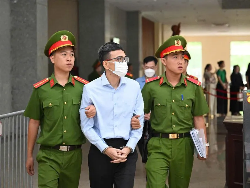 Bị cáo Lê Hải Trà. Ảnh: Hoàng Huy Trịnh Văn Quyết Lê Hải Trà.jpg