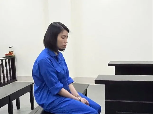 Nữ nhân viên hành chính lừa bạn học.jpg